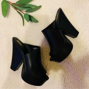 Mossimo chunky platform heels. Used like new.